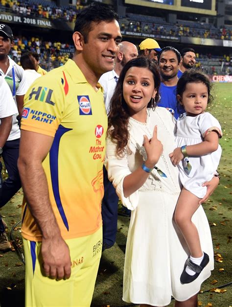 ms dhoni daughter age and height